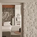 Hill Club Naxos
