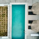 Hill Club Naxos *