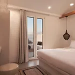 Hill Club Naxos