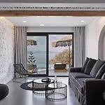 Hill Club Naxos
