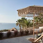 Hill Club Naxos *