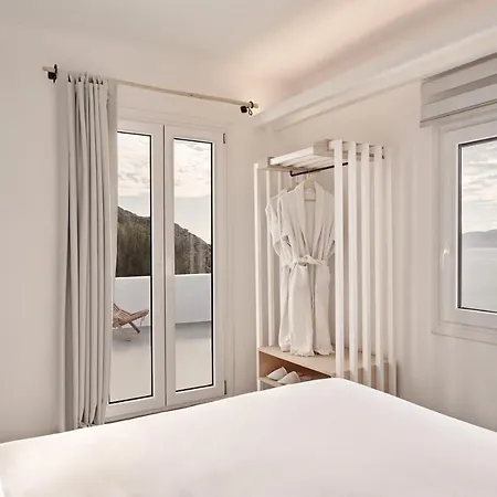 Hill Club Naxos Pláka