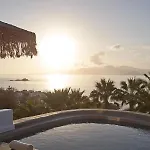 Hill Club Naxos