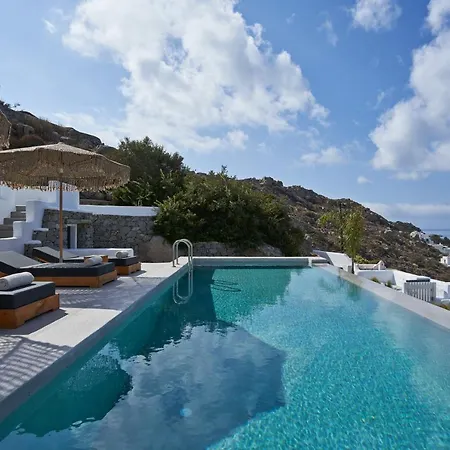 Hill Club Naxos * Плака